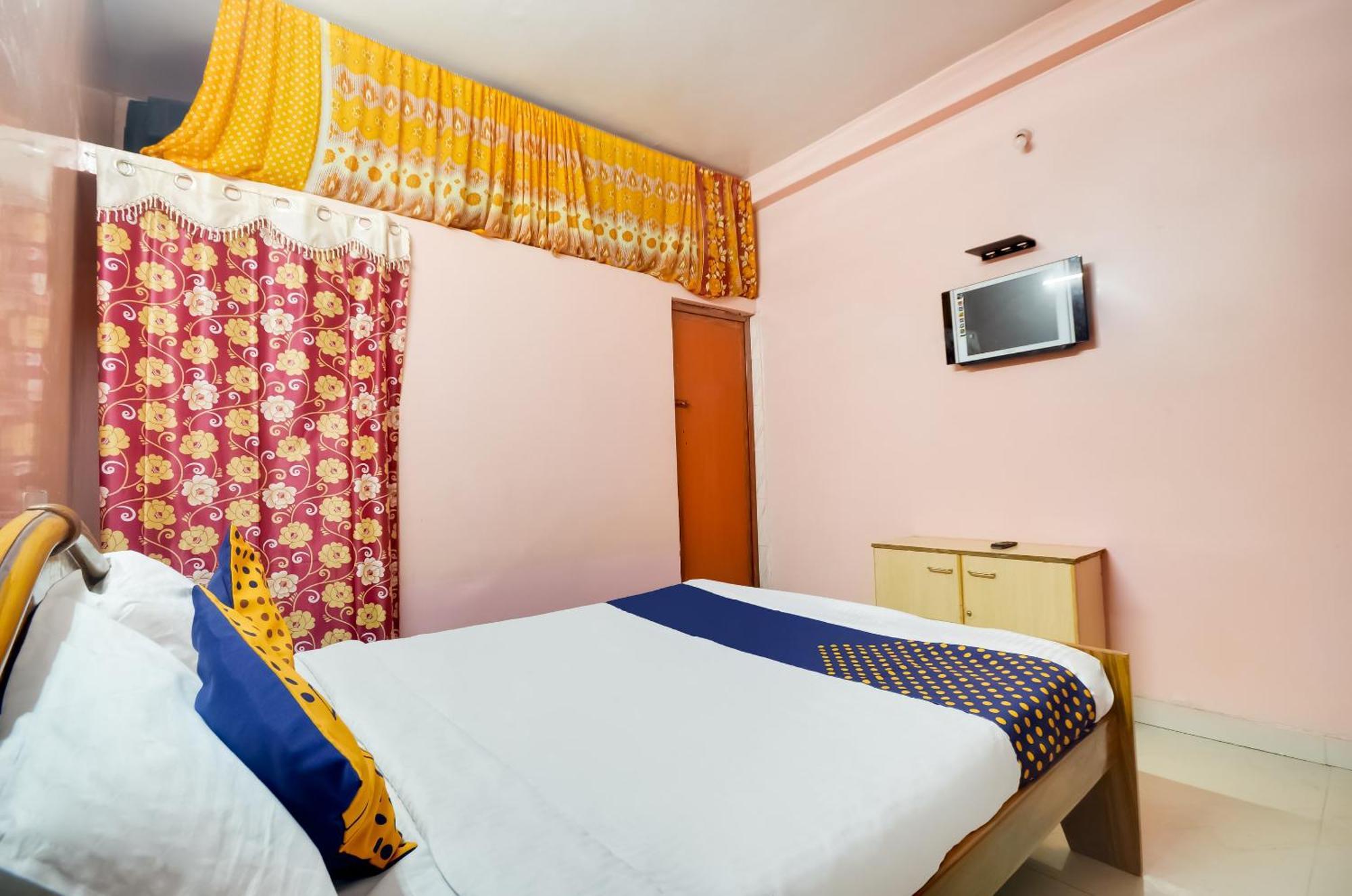 Hotel O Sri Murugan Lodge Коимбатур Экстерьер фото