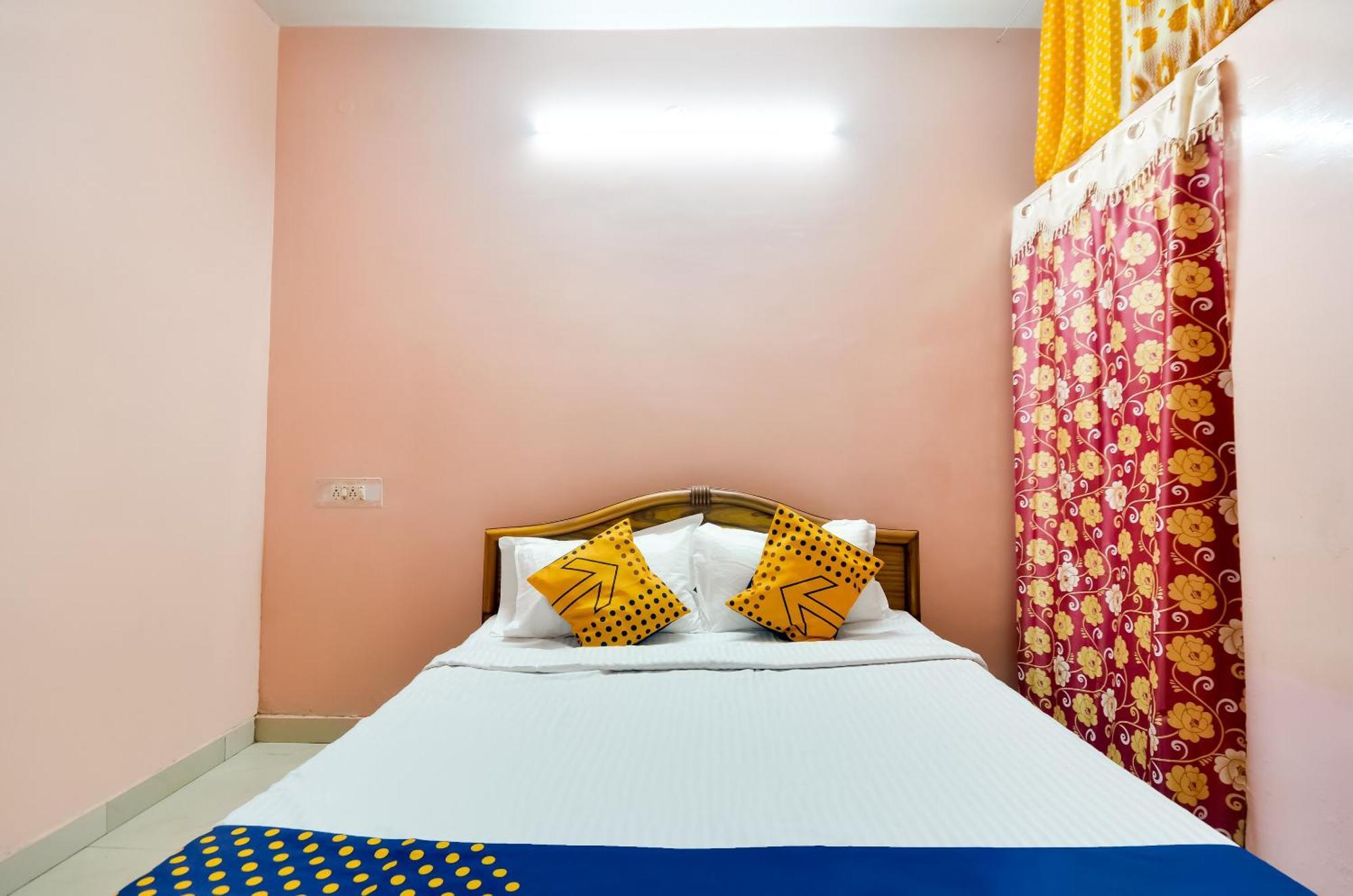 Hotel O Sri Murugan Lodge Коимбатур Экстерьер фото