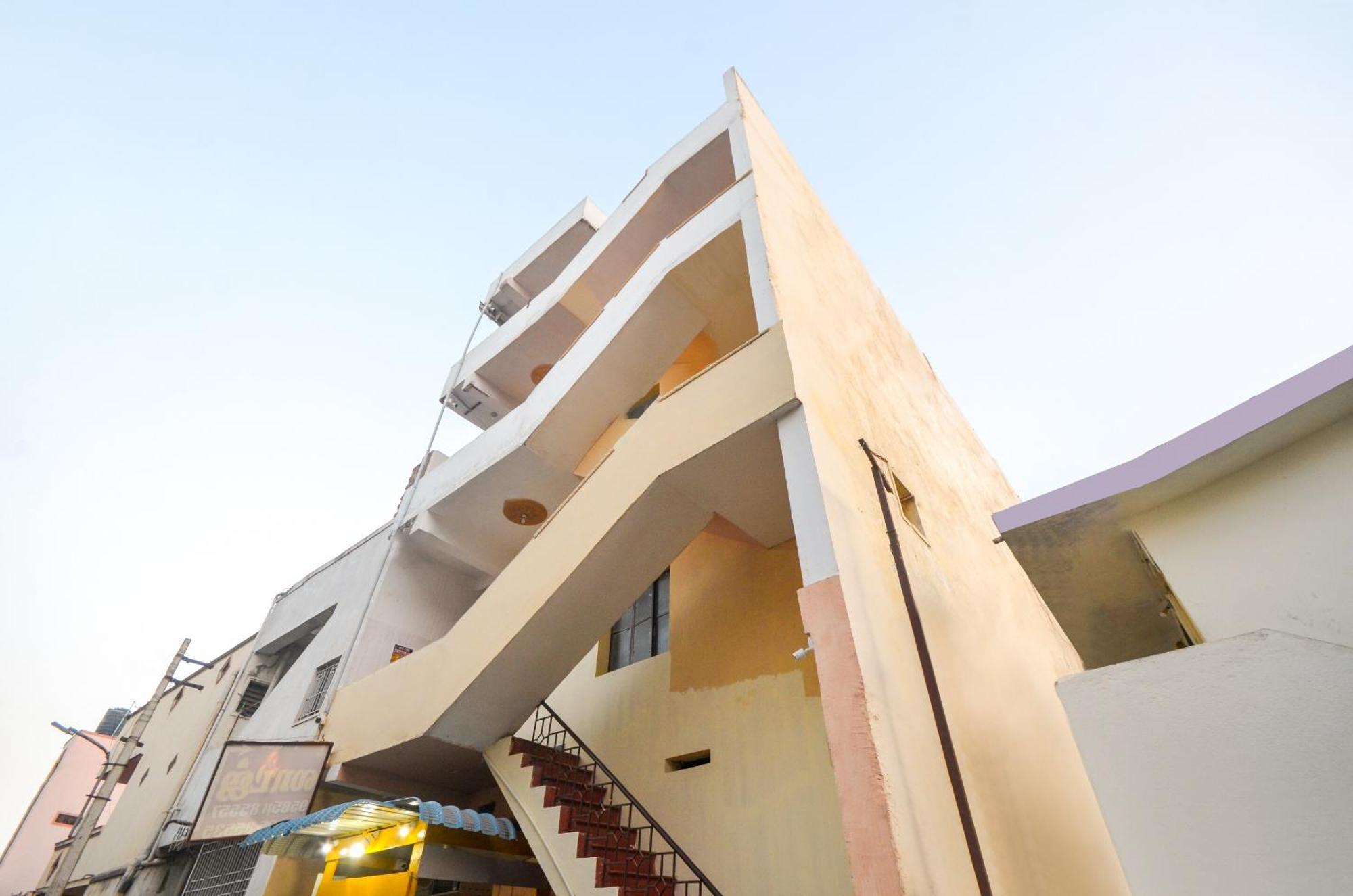 Hotel O Sri Murugan Lodge Коимбатур Экстерьер фото
